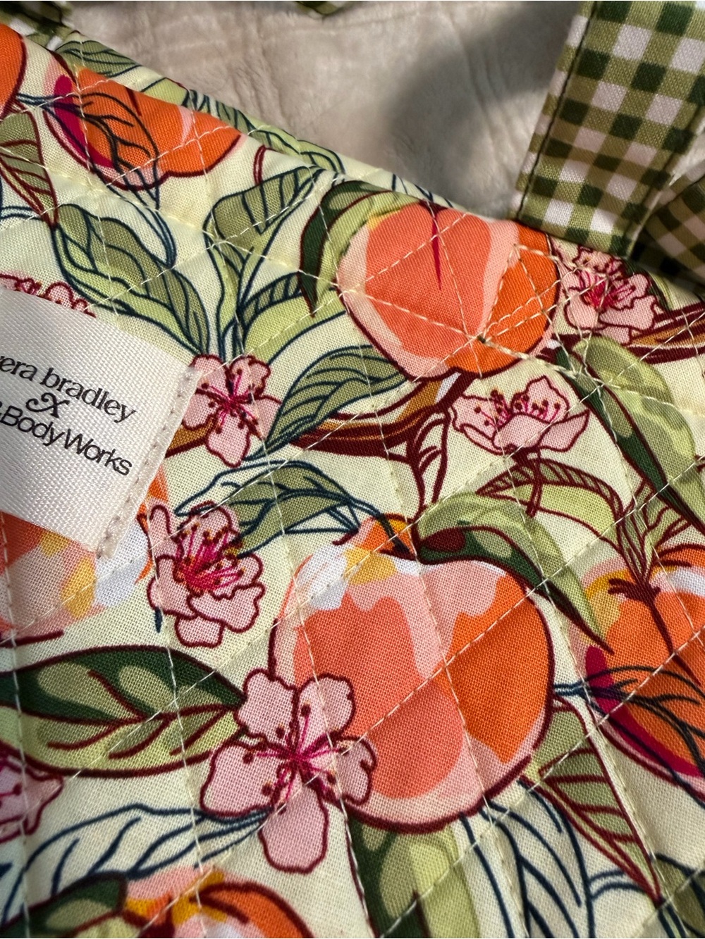 Vera Bradley special edition tote. NWT - Picture 14 of 14